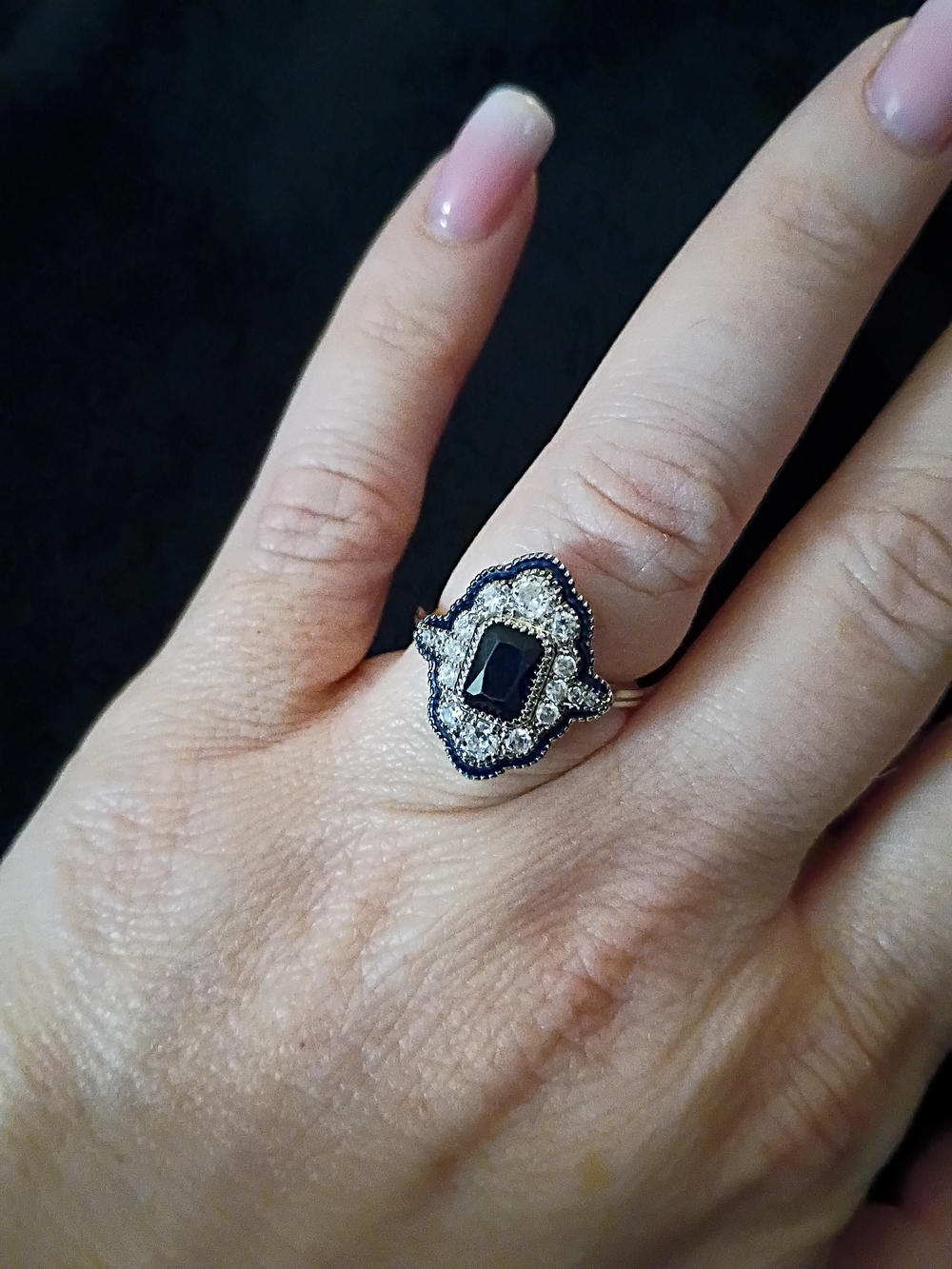 Vintage-Inspired Black and Silver Halo Ring